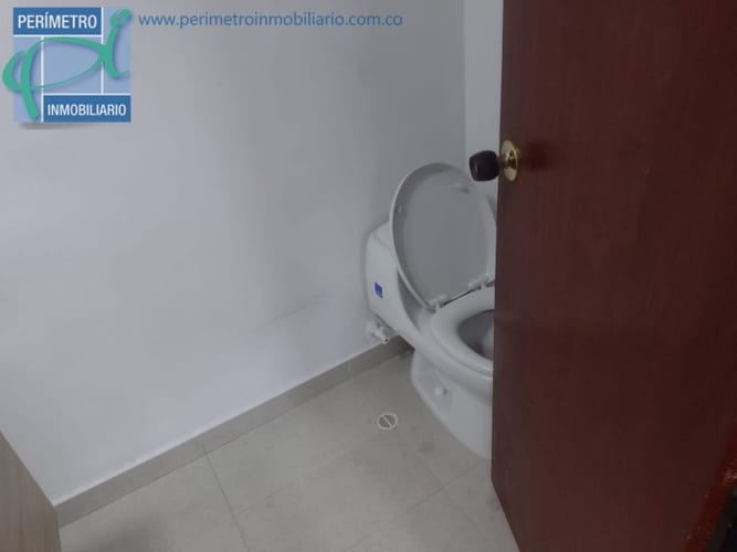 Oficina en arriendo en El Diamante No. 2, Medellín, 246 m² · foto 16 de 18