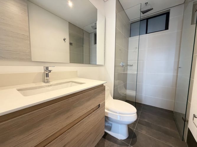 Apartamento de 2 alcobas en arriendo en El Poblado, Medellín, 88 m² · foto 11 de 13