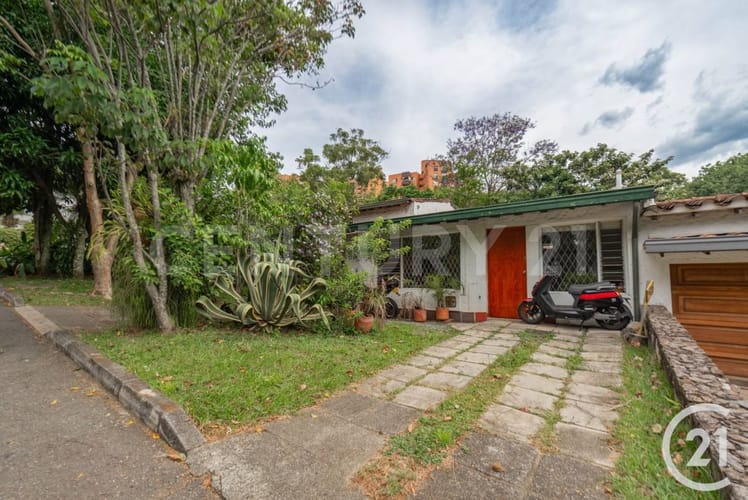 Casa de 4 alcobas en venta en El Campestre, Medellín, 315 m² · foto 15 de 17
