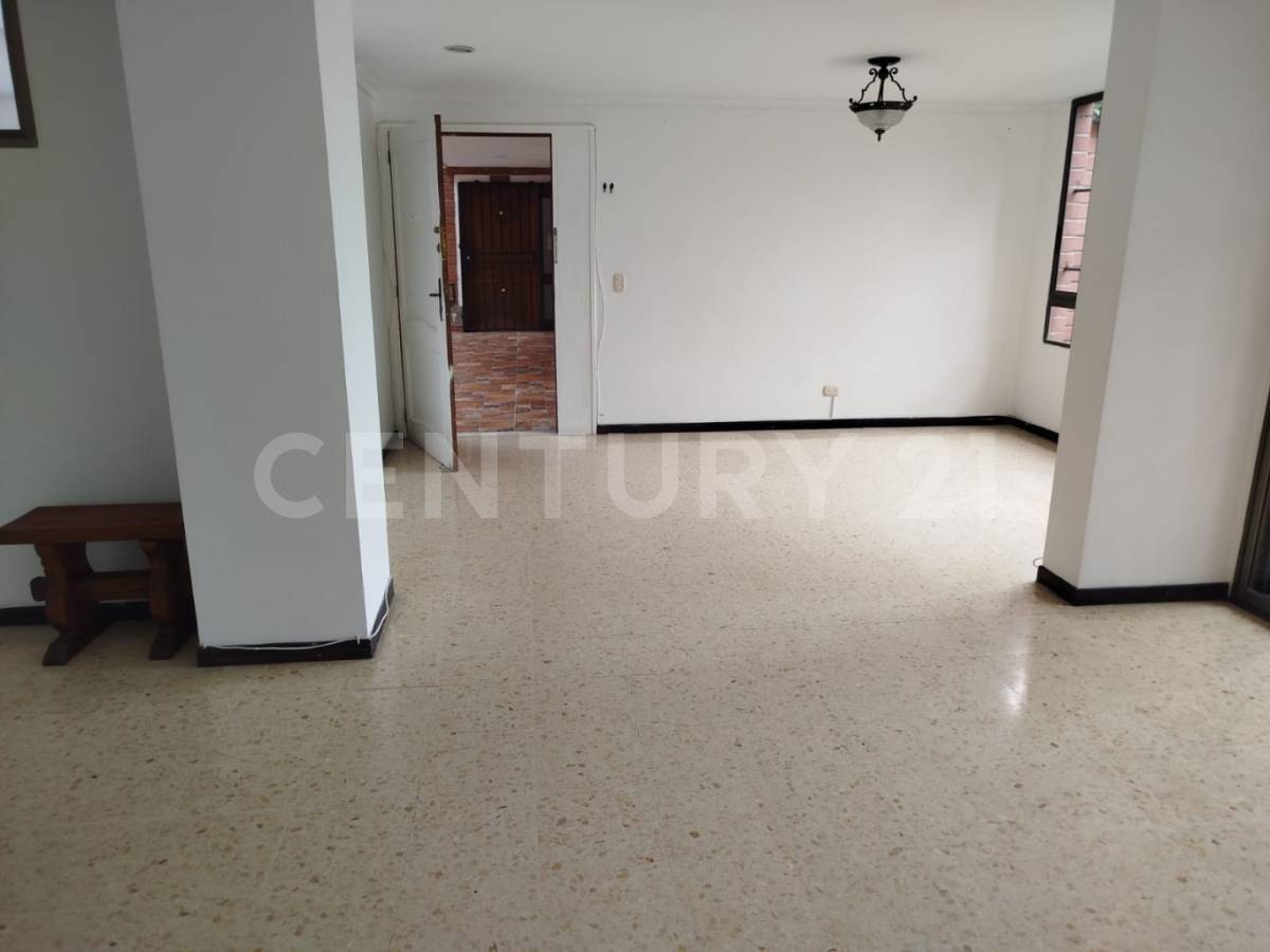 Apartamento en venta en Loma Benedictinos, Medellín · foto 6 de 15