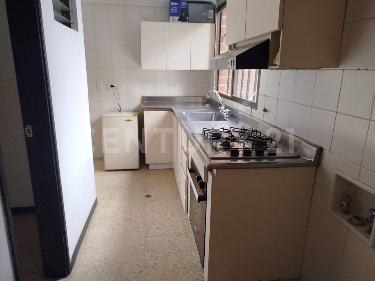 Apartamento en venta en Loma Benedictinos, Medellín · foto 8 de 15
