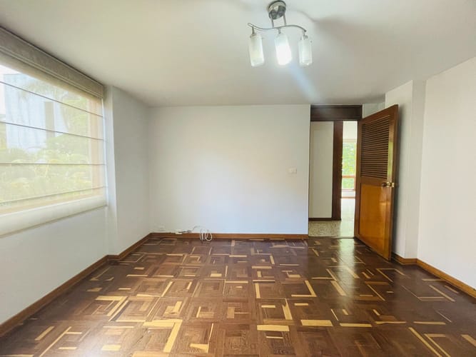 Apartamento de 3 alcobas en venta en La Aguacatala, Medellín, 135 m² · foto 6 de 18