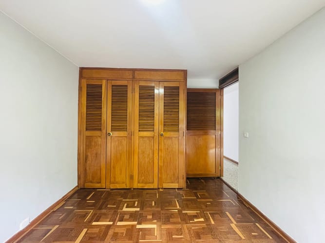 Apartamento de 3 alcobas en venta en La Aguacatala, Medellín, 135 m² · foto 9 de 18