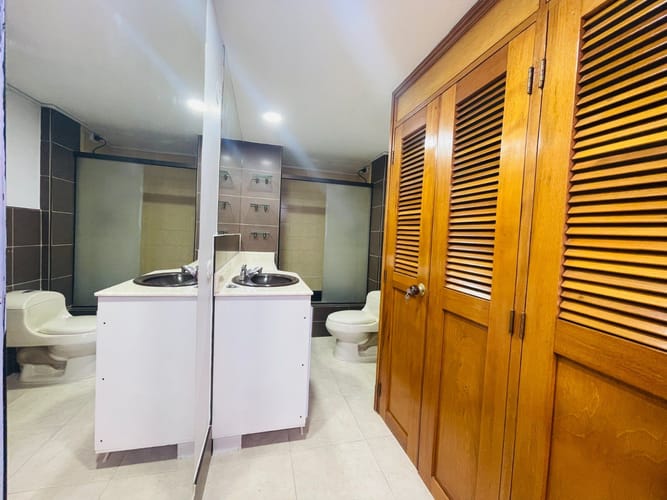 Apartamento de 3 alcobas en venta en La Aguacatala, Medellín, 135 m² · foto 11 de 18