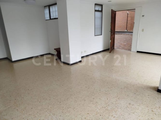 Apartamento de 3 alcobas en arriendo en El Diamante No. 2, Medellín, 119 m² · foto 4 de 15