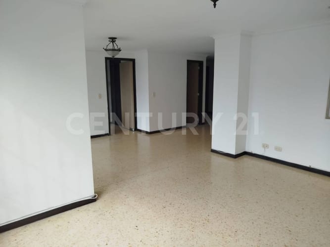 Apartamento de 3 alcobas en arriendo en El Diamante No. 2, Medellín, 119 m² · foto 5 de 15
