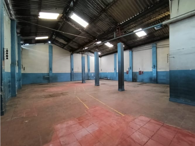 Bodega en venta en Rodeo Alto, Medellín, 449 m² · foto 3 de 8