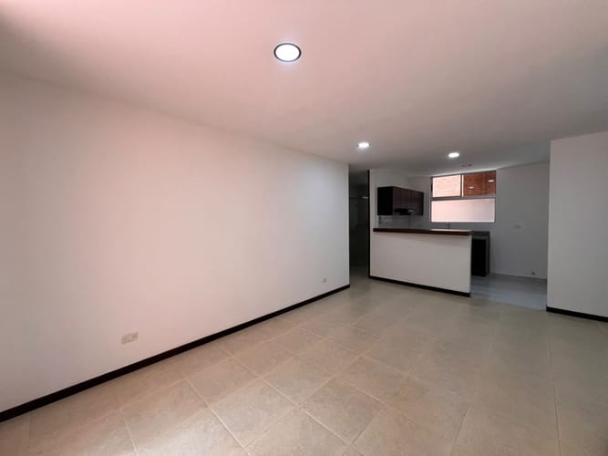Apartamento de 2 alcobas en arriendo en El Poblado, Medellín, 63 m² · foto 5 de 15
