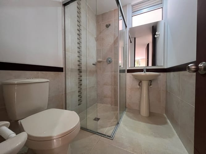 Apartamento de 2 alcobas en arriendo en El Poblado, Medellín, 63 m² · foto 13 de 15
