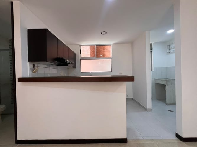 Apartamento de 2 alcobas en arriendo en El Poblado, Medellín, 63 m² · foto 4 de 15