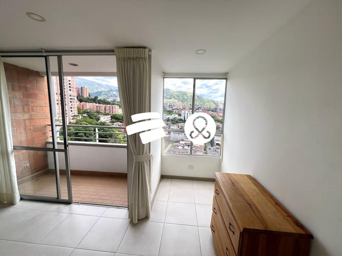 Apartamento de 3 alcobas en venta en Las Cometas, Envigado, 86 m² · foto 3 de 24