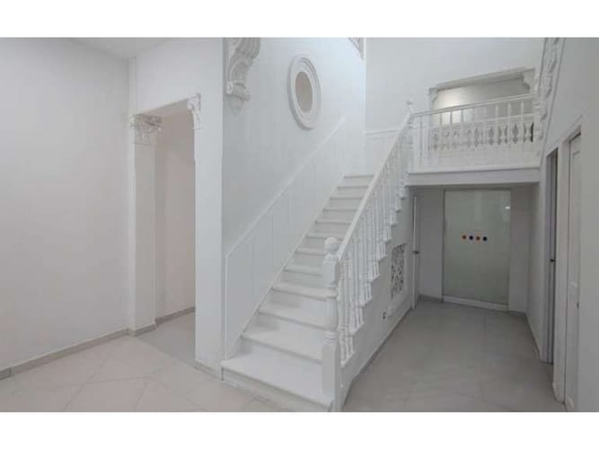 Casa en venta en Colombia, Barranquilla, 745 m² · foto 3 de 5