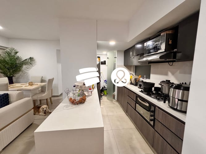Apartamento de 3 alcobas en venta en Ferreni, Medellín, 100 m² · foto 2 de 24
