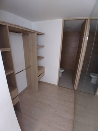 Apartamento de 3 alcobas en arriendo en Los Colores, Medellín, 88 m² · foto 15 de 23