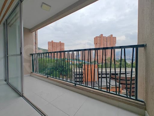 Apartamento de 3 alcobas en arriendo en Los Gomez, Itagüí, 70 m² · foto 7 de 17