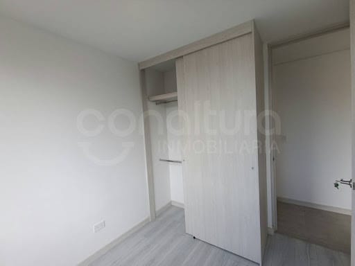 Apartamento de 3 alcobas en arriendo en Los Colores, Medellín, 85 m² · foto 9 de 14