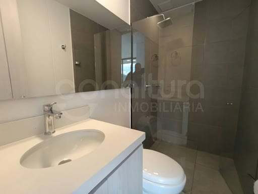 Apartamento de 3 alcobas en arriendo en Los Colores, Medellín, 85 m² · foto 10 de 14
