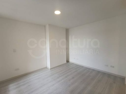 Apartamento de 3 alcobas en arriendo en Los Colores, Medellín, 85 m² · foto 12 de 14
