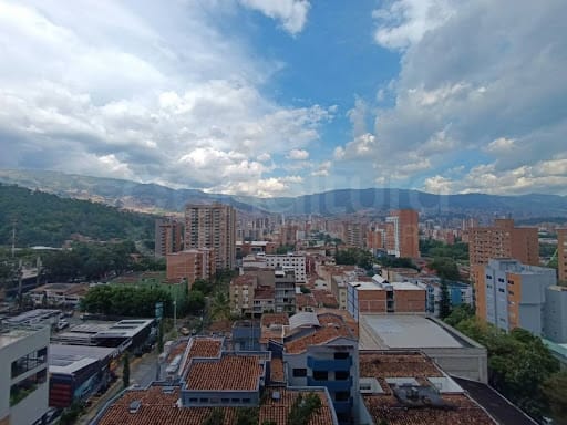 Apartamento de 3 alcobas en arriendo en Los Colores, Medellín, 85 m² · foto 14 de 14