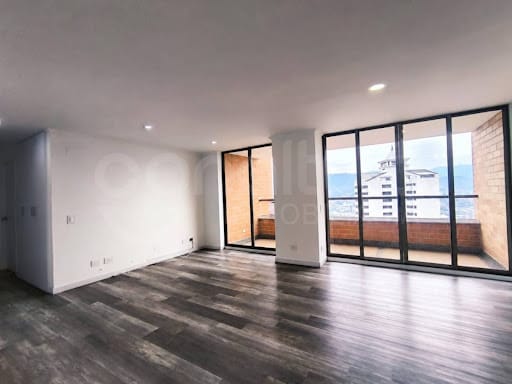 Apartamento de 3 alcobas en arriendo en El Poblado, Medellín, 130 m² · foto 4 de 23