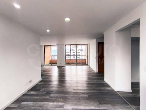 Apartamento de 3 alcobas en arriendo en El Poblado, Medellín, 130 m² · foto 5 de 23