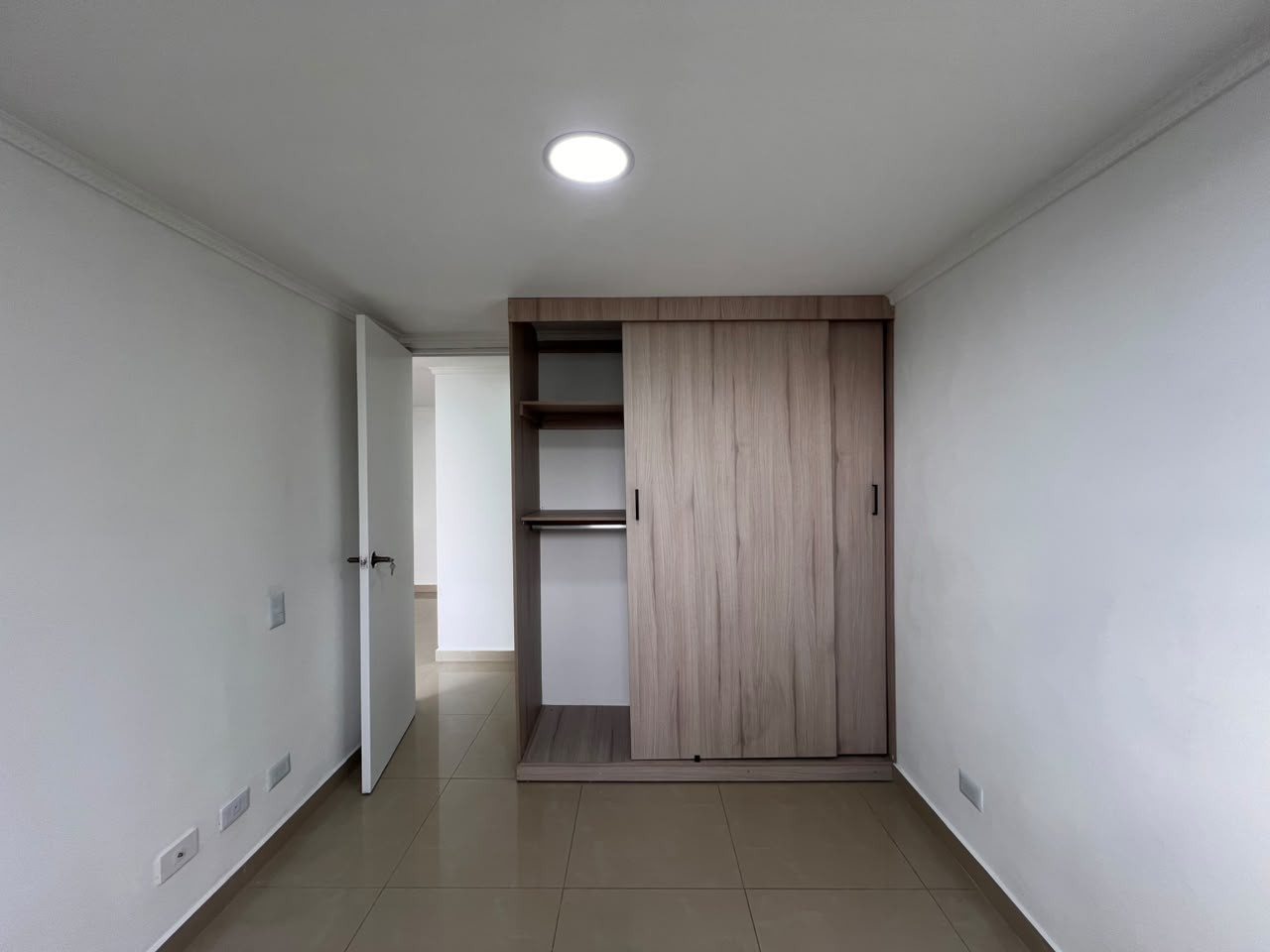 Apartamento en venta en Loma Del Indio, Medellín · foto 7 de 11