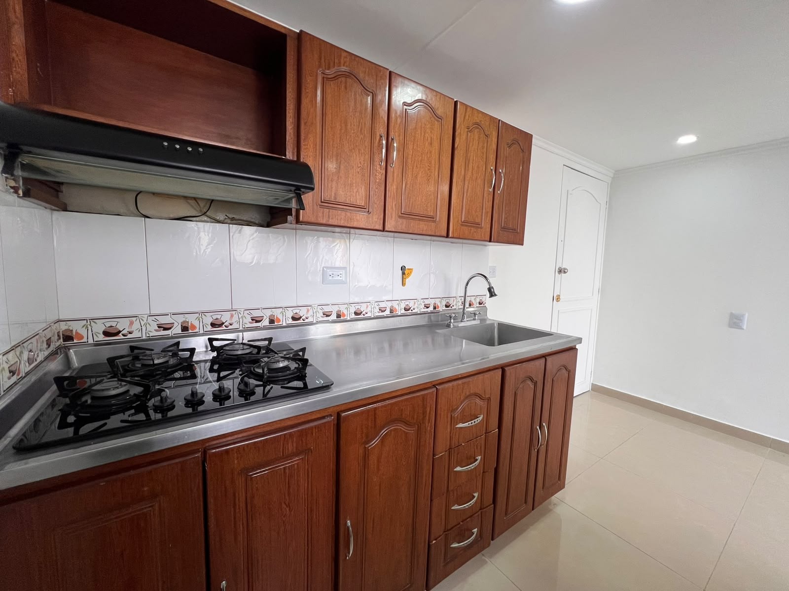 Apartamento en venta en Loma Del Indio, Medellín · foto 2 de 11