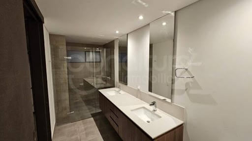Apartamento de 3 alcobas en arriendo en Castropol, Medellín, 180 m² · foto 17 de 24