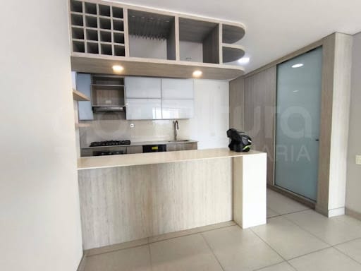 Apartamento de 3 alcobas en arriendo en Castropol, Medellín, 135 m² · foto 2 de 24