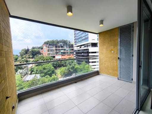 Apartamento de 3 alcobas en arriendo en Castropol, Medellín, 135 m² · foto 7 de 24