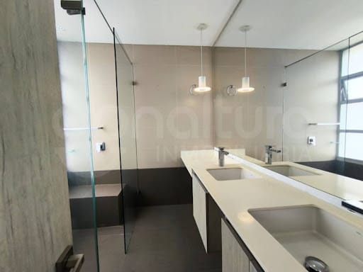 Apartamento de 3 alcobas en arriendo en Castropol, Medellín, 135 m² · foto 8 de 24