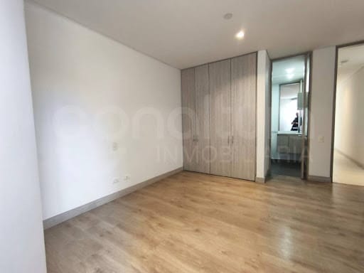 Apartamento de 3 alcobas en arriendo en Castropol, Medellín, 135 m² · foto 9 de 24