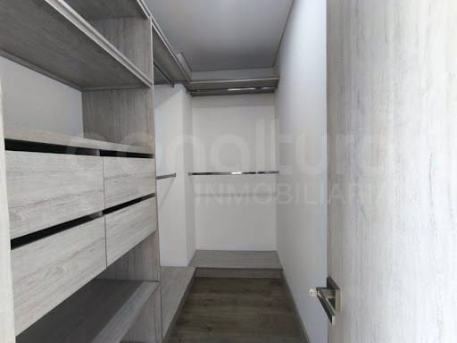 Apartamento de 3 alcobas en arriendo en Castropol, Medellín, 135 m² · foto 12 de 24