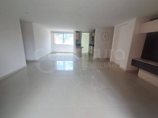 Apartamento de 3 alcobas en arriendo en Loma De San Jose, Sabaneta, 138 m² · foto 5 de 24