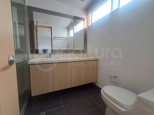 Apartamento de 3 alcobas en arriendo en Loma De San Jose, Sabaneta, 138 m² · foto 8 de 24
