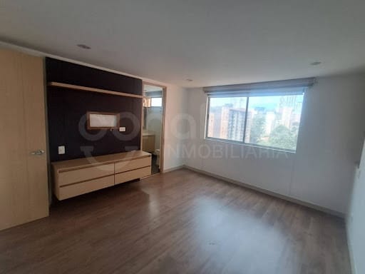 Apartamento de 3 alcobas en arriendo en Loma De San Jose, Sabaneta, 138 m² · foto 12 de 24