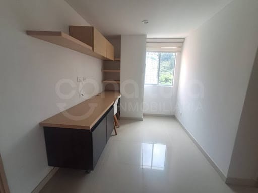 Apartamento de 3 alcobas en arriendo en Loma De San Jose, Sabaneta, 138 m² · foto 14 de 24