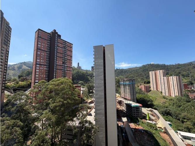 Apartamento en venta en Loma De San Jose, Sabaneta · foto 8 de 24