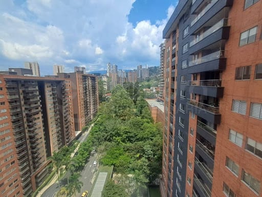 Apartamento de 3 alcobas en arriendo en Loma De San Jose, Sabaneta, 138 m² · foto 20 de 24