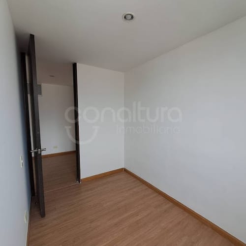 Apartamento de 3 alcobas en arriendo en Cabañas, Bello, 63 m² · foto 10 de 16