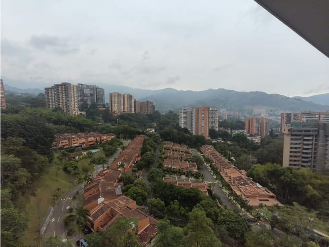 Apartamento de 3 alcobas en venta en Loma Del Escobero, Envigado, 90 m² · foto 10 de 24