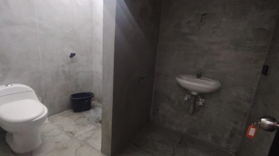 Casa de 10 alcobas en arriendo en Lalinde, Medellín, 300 m² · foto 16 de 16