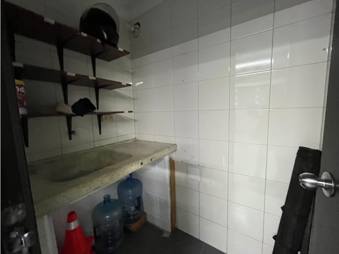 Bodega en arriendo en Los Balsos, Medellín, 387 m² · foto 9 de 24