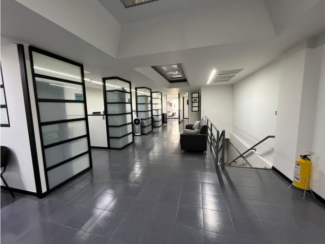 Bodega en arriendo en Los Balsos, Medellín, 387 m² · foto 13 de 24
