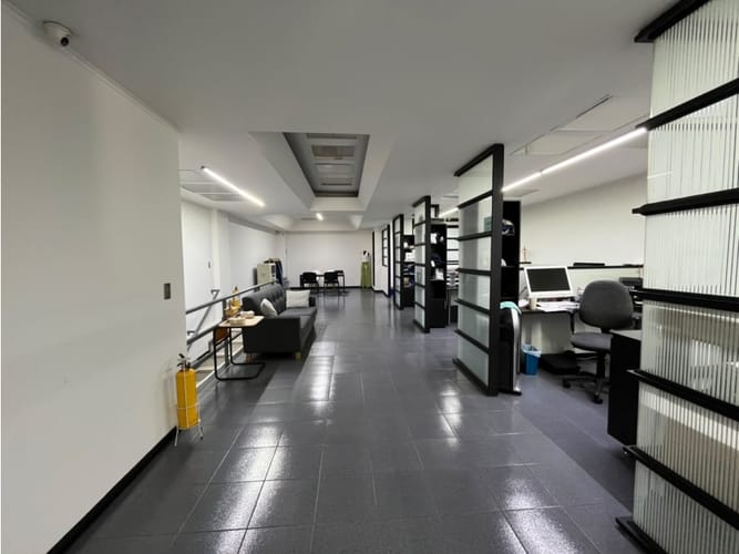 Bodega en arriendo en Los Balsos, Medellín, 387 m² · foto 14 de 24