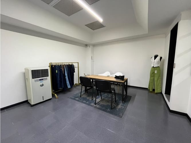 Bodega en arriendo en Los Balsos, Medellín, 387 m² · foto 15 de 24