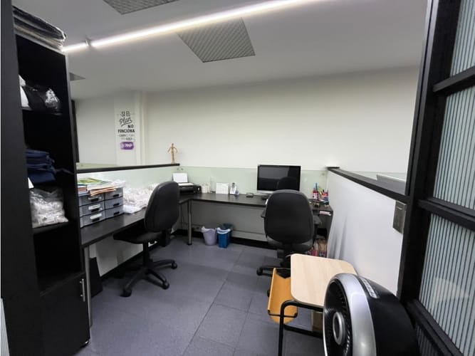 Bodega en arriendo en Los Balsos, Medellín, 387 m² · foto 18 de 24