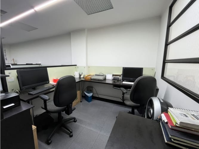 Bodega en arriendo en Los Balsos, Medellín, 387 m² · foto 21 de 24