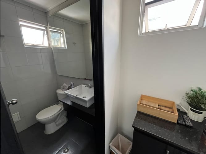 Bodega en arriendo en Los Balsos, Medellín, 387 m² · foto 23 de 24