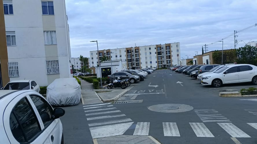 Apartamento de 2 alcobas en venta en Prados Del Norte, Cali, 46 m² · foto 3 de 15